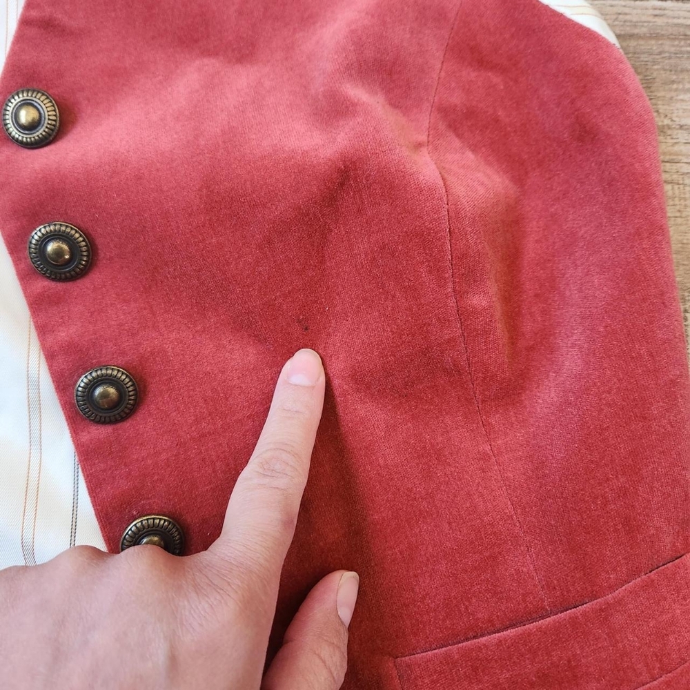 Vest - Picture 4 of 6